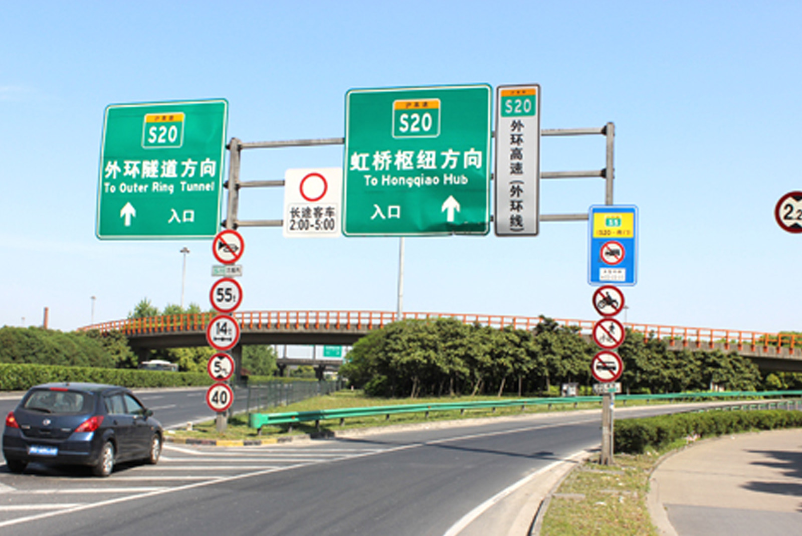 上海虹桥道路标志牌项目案例